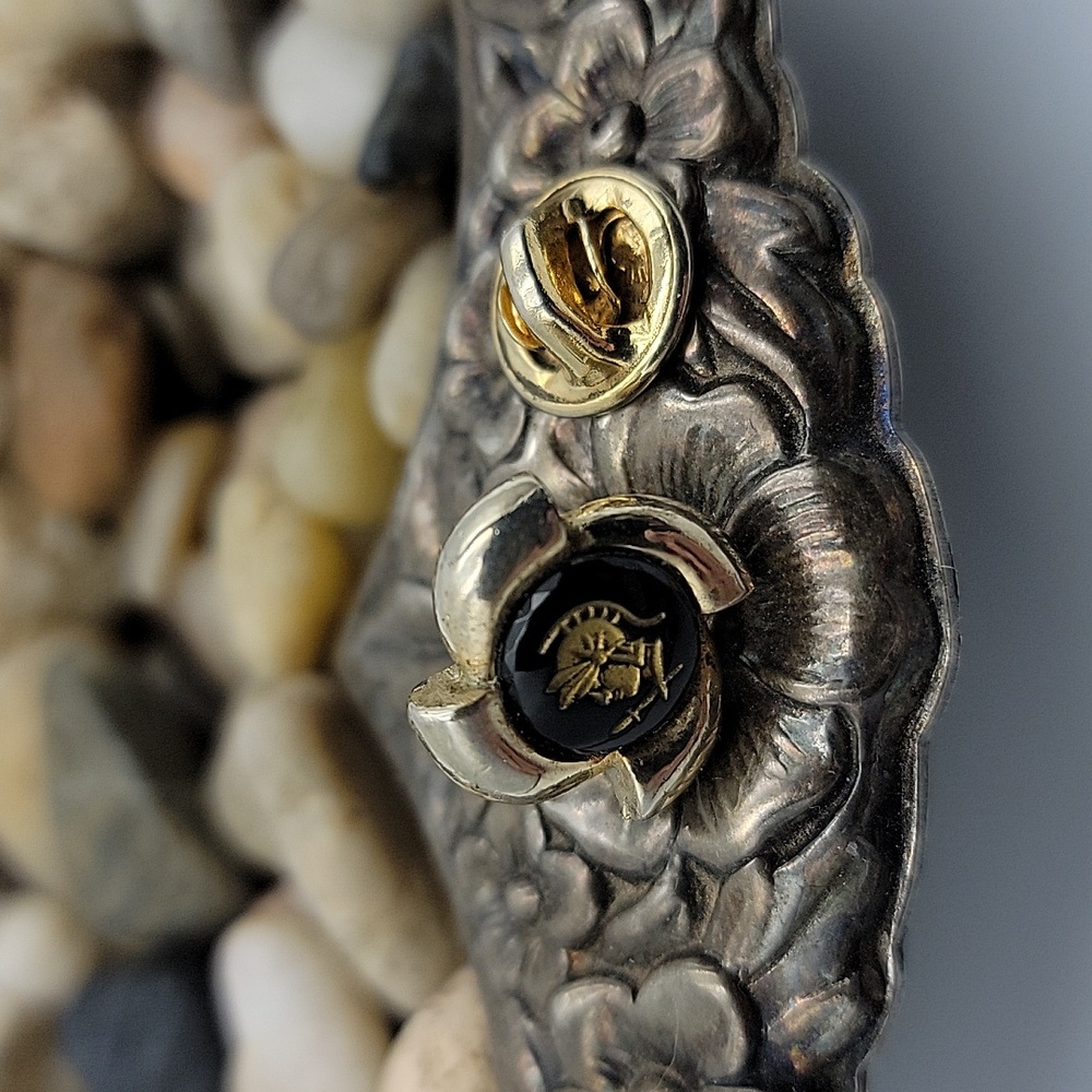 Tie tack